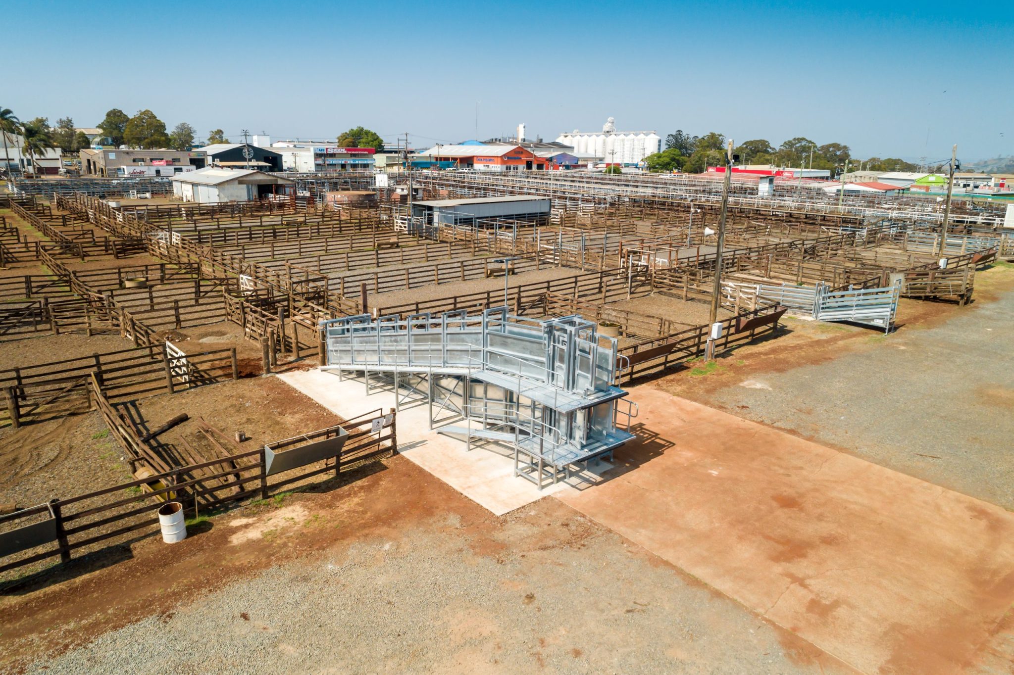 15.9M Double Decker Ramp - Cavalier Livestock Equipment